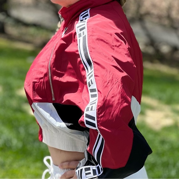 LF The Brand cropped jacket. Super lightweight size S - Picture 4 of 10